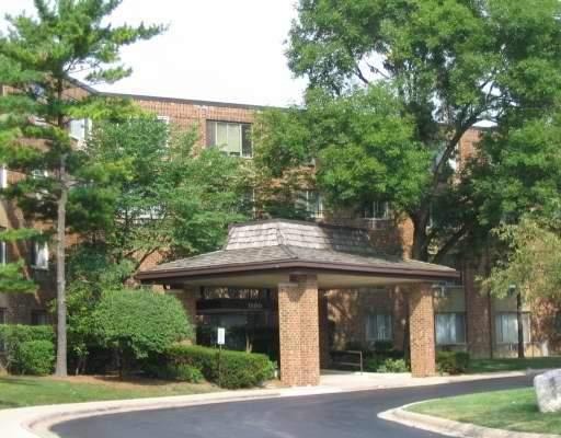 1500 Robin Cir #323, Hoffman Estates, IL 60194 photo 1