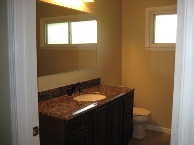 520 W Eureka St, Braidwood, IL 60408 photo 8