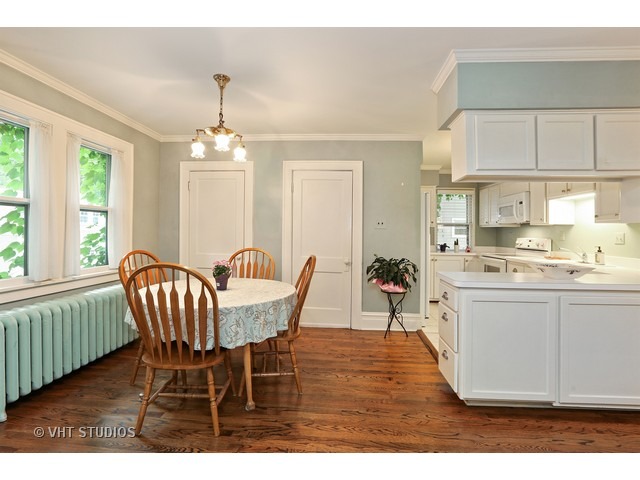 721 N Main St, Wheaton, IL 60187 photo 4