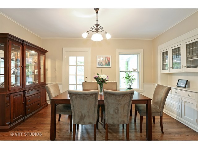 721 N Main St, Wheaton, IL 60187 photo 5