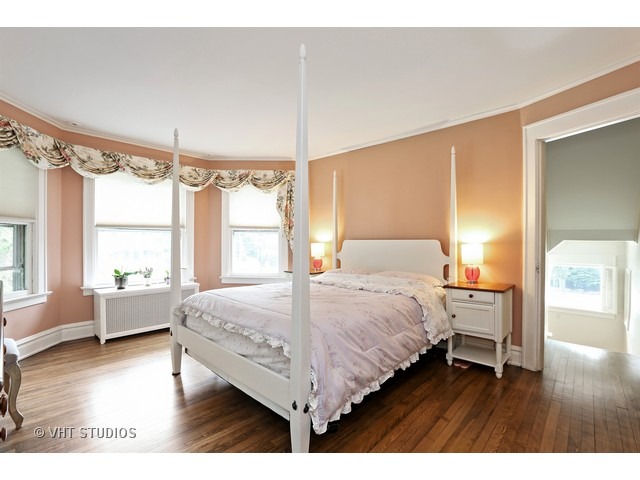 721 N Main St, Wheaton, IL 60187 photo 10