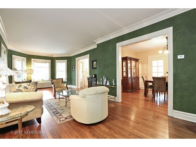 721 N Main St, Wheaton, IL 60187 photo 3