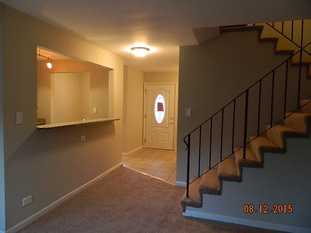1990 Raleigh Pl, Hoffman Estates, IL 60169 photo 2