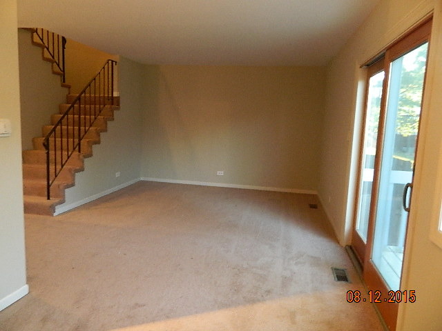 1990 Raleigh Pl, Hoffman Estates, IL 60169 photo 3
