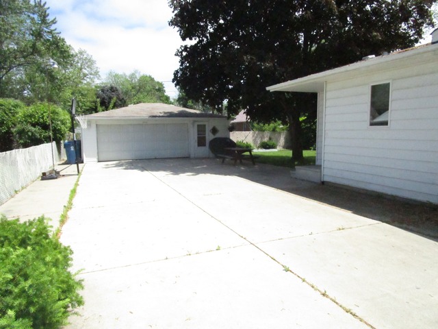 3443 Phillips Ave, Steger, IL 60475 photo 15
