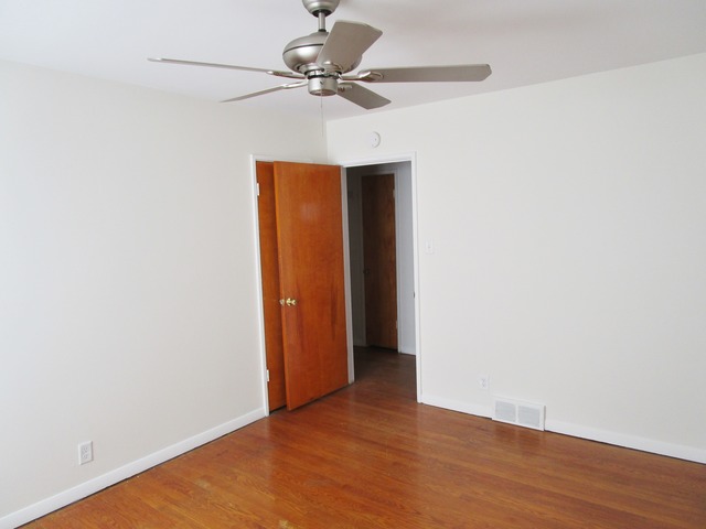 3443 Phillips Ave, Steger, IL 60475 photo 11