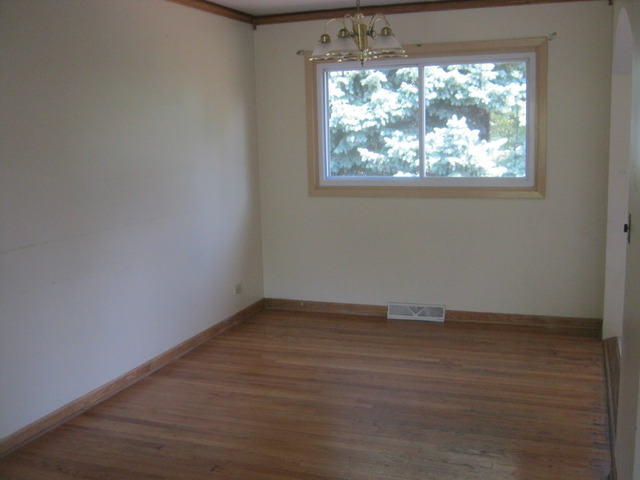 1221 E Lowden Ave, Wheaton, IL 60187 photo 2