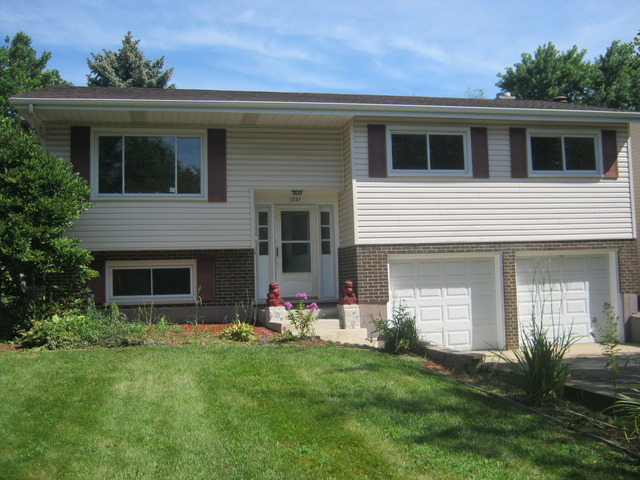 1221 E Lowden Ave, Wheaton, IL 60187 photo 1