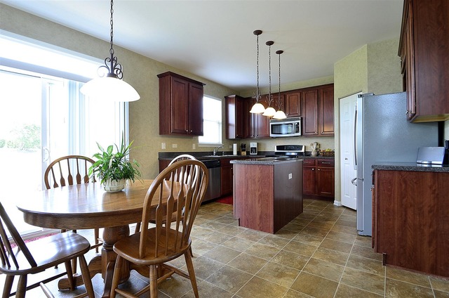 3106 Kyra Ln, Elgin, IL 60124 photo 4