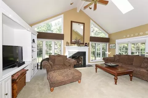 6144 Willowood Ln, Willowbrook, IL 60527 photo 4