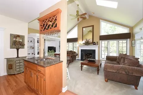 6144 Willowood Ln, Willowbrook, IL 60527 photo 5