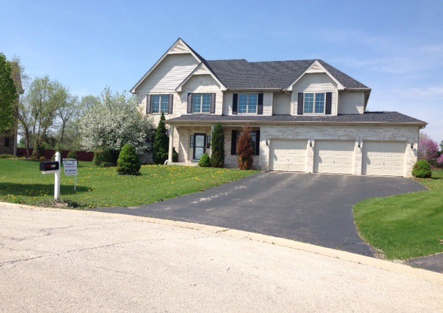 5550 Bear Claw Ct, Hoffman Estates, IL 60192 photo 1