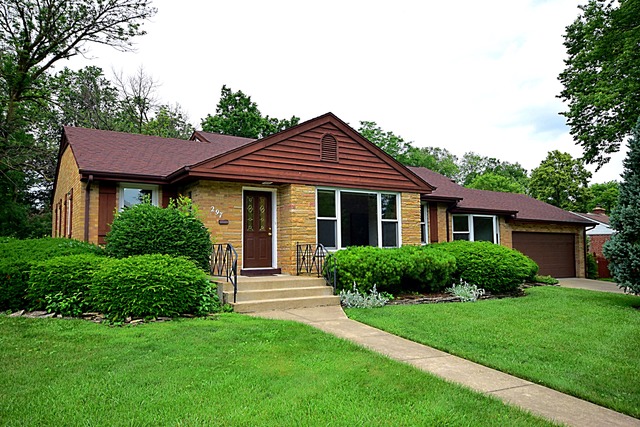 297 E May St, Elmhurst, IL 60126 photo 1
