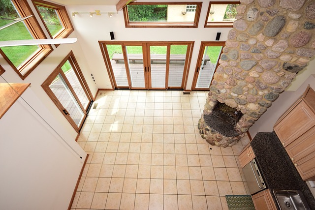 297 E May St, Elmhurst, IL 60126 photo 4