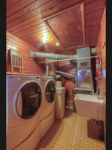 105 W Reckitt St, Sycamore, IL 60178 photo 8