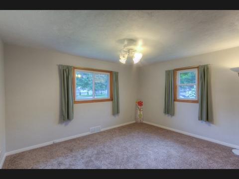 105 W Reckitt St, Sycamore, IL 60178 photo 5