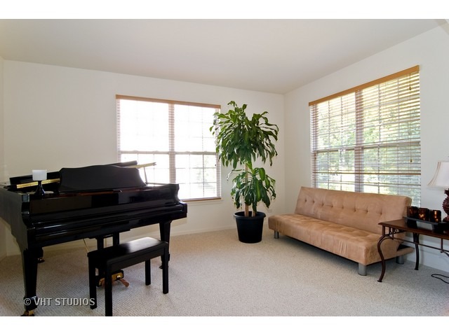 5764 Red Oak Dr, Hoffman Estates, IL 60192 photo 7