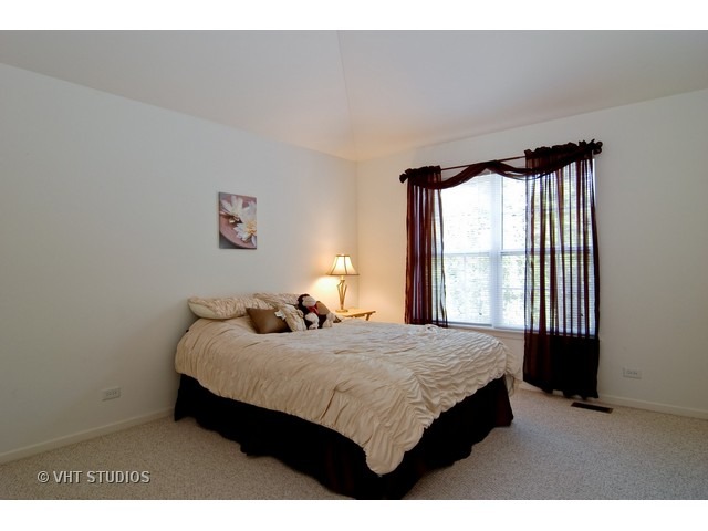 5764 Red Oak Dr, Hoffman Estates, IL 60192 photo 11
