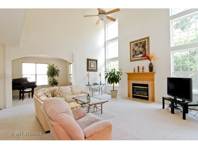 5764 Red Oak Dr, Hoffman Estates, IL 60192 photo 6