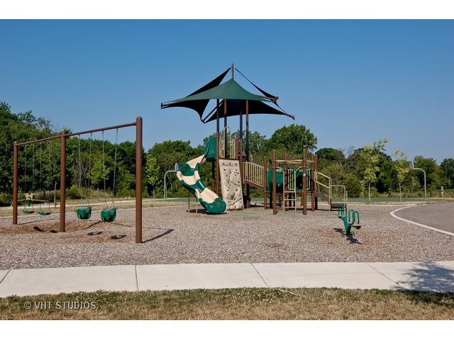 5764 Red Oak Dr, Hoffman Estates, IL 60192 photo 19
