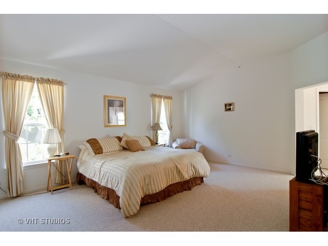 5764 Red Oak Dr, Hoffman Estates, IL 60192 photo 8
