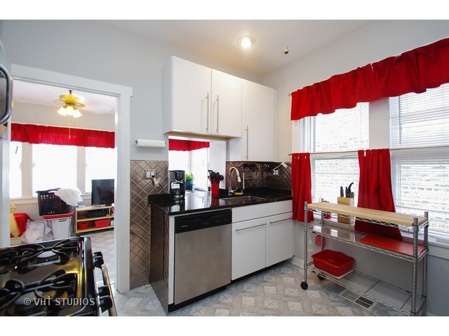 3111 N Kilpatrick Ave, Chicago, IL 60641 photo 2