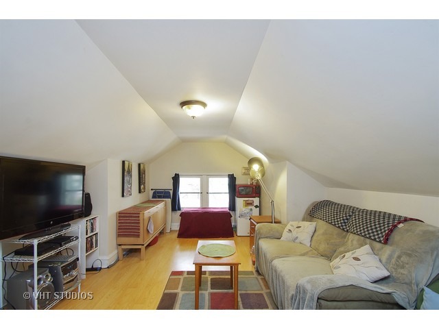 3111 N Kilpatrick Ave, Chicago, IL 60641 photo 7