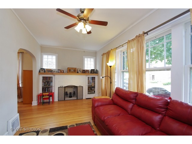 3111 N Kilpatrick Ave, Chicago, IL 60641 photo 1