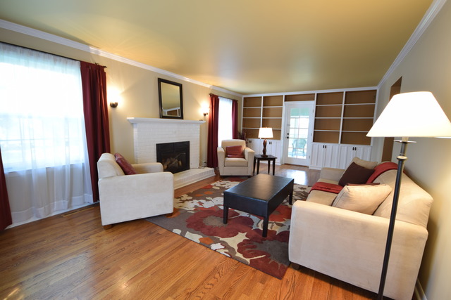 4556 Lincoln Ave, Rolling Meadows, IL 60008 photo 2