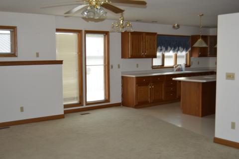109 N Front St, Danforth, IL 60930 photo 4