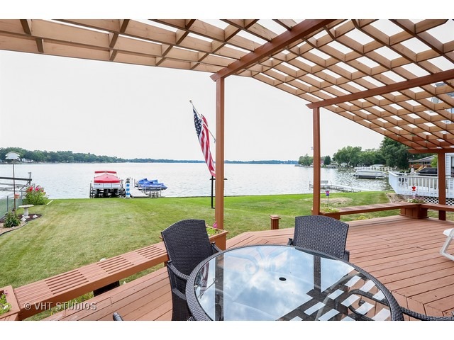 151 Eagle Point Rd, Fox Lake, IL 60020 photo 2