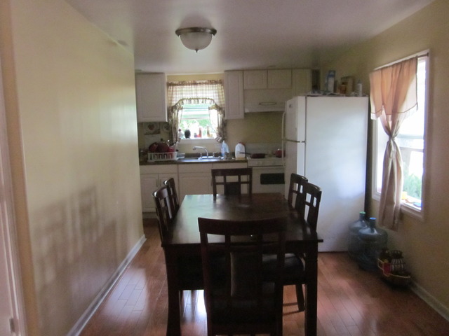 1043 Jackson St, Aurora, IL 60505 photo 6