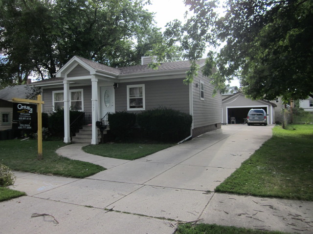 1043 Jackson St, Aurora, IL 60505 photo 17