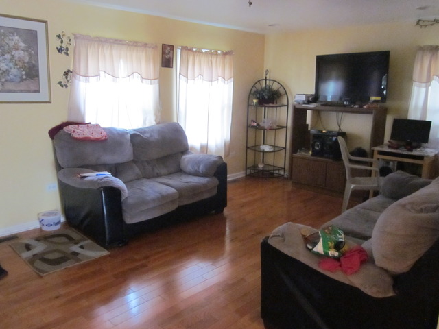 1043 Jackson St, Aurora, IL 60505 photo 15