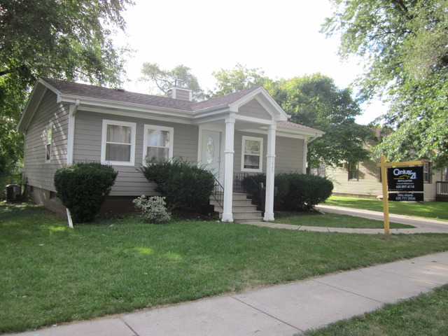 1043 Jackson St, Aurora, IL 60505 photo 19