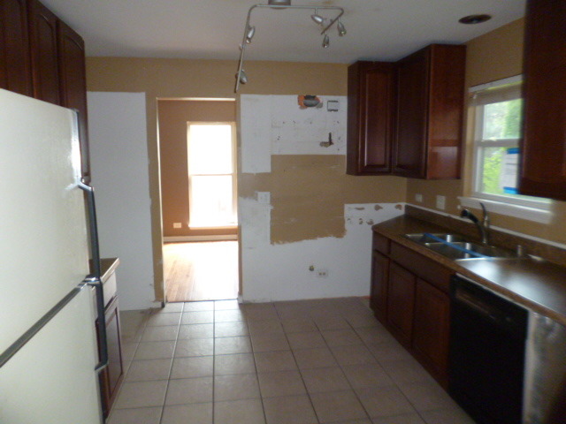 1064 Little Falls Dr, Elgin, IL 60120 photo 7