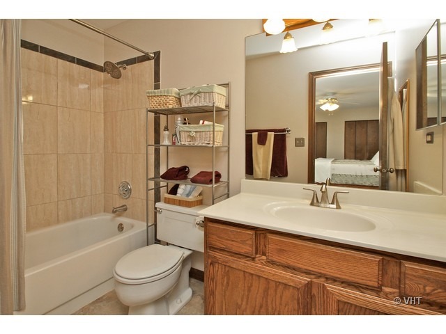 4999 Adele Dr, Gurnee, IL 60031 photo 7