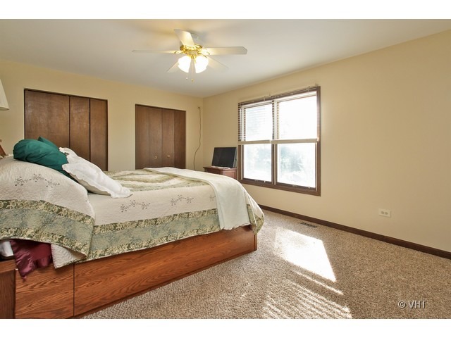 4999 Adele Dr, Gurnee, IL 60031 photo 6