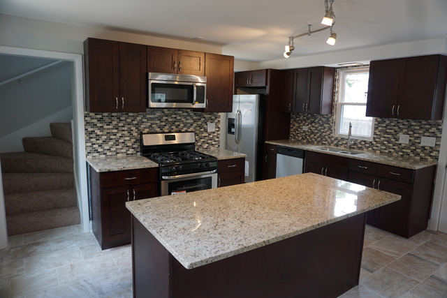 484 Addison St, Elgin, IL 60120 photo 8