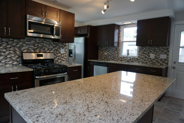 484 Addison St, Elgin, IL 60120 photo 9