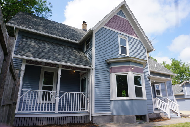 484 Addison St, Elgin, IL 60120 photo 2
