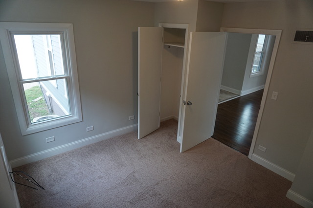 484 Addison St, Elgin, IL 60120 photo 12