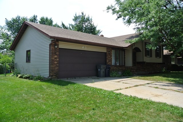63 Lockman Cir, Elgin, IL 60123 photo 2