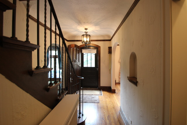 351 Selborne Rd, Riverside, IL 60546 photo 2