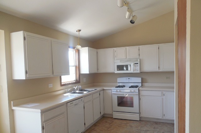 4501 Pond Cir, Plainfield, IL 60586 photo 5