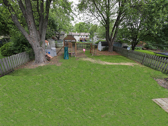 1315 Elm St, Wheaton, IL 60189 photo 2