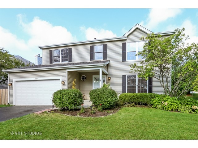 840 Mayfair Ln, Algonquin, IL 60102 photo 1