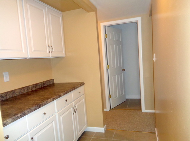 35 Cypress Sq, Elgin, IL 60123 photo 6