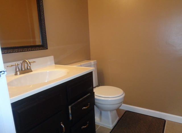 35 Cypress Sq, Elgin, IL 60123 photo 10