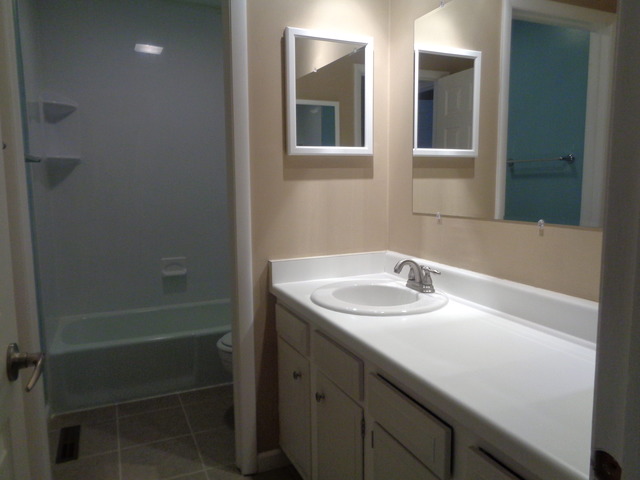35 Cypress Sq, Elgin, IL 60123 photo 14